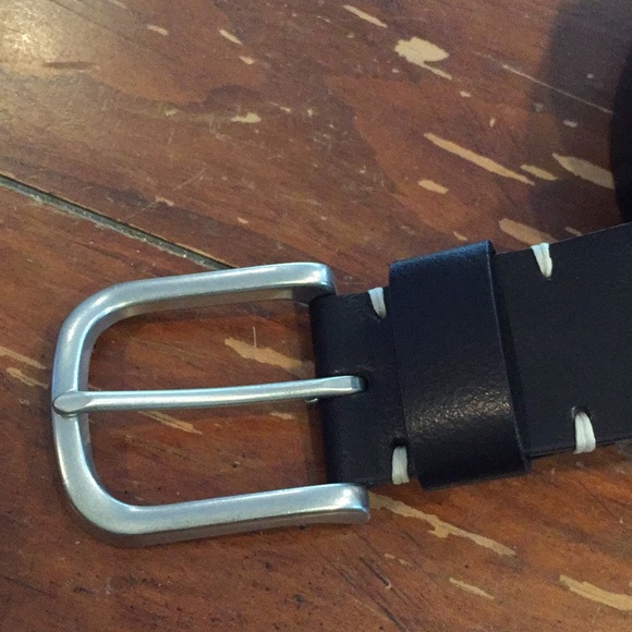 Eddie Bauer leather belt - Picture 3 of 7